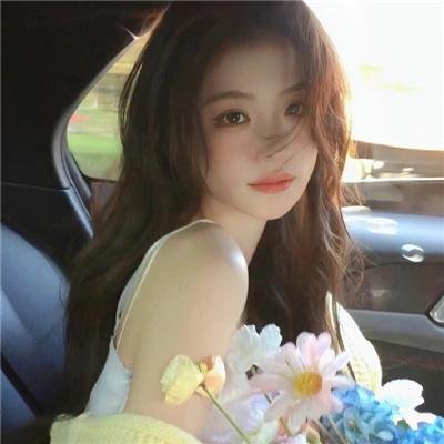 梨花无意伴春寒